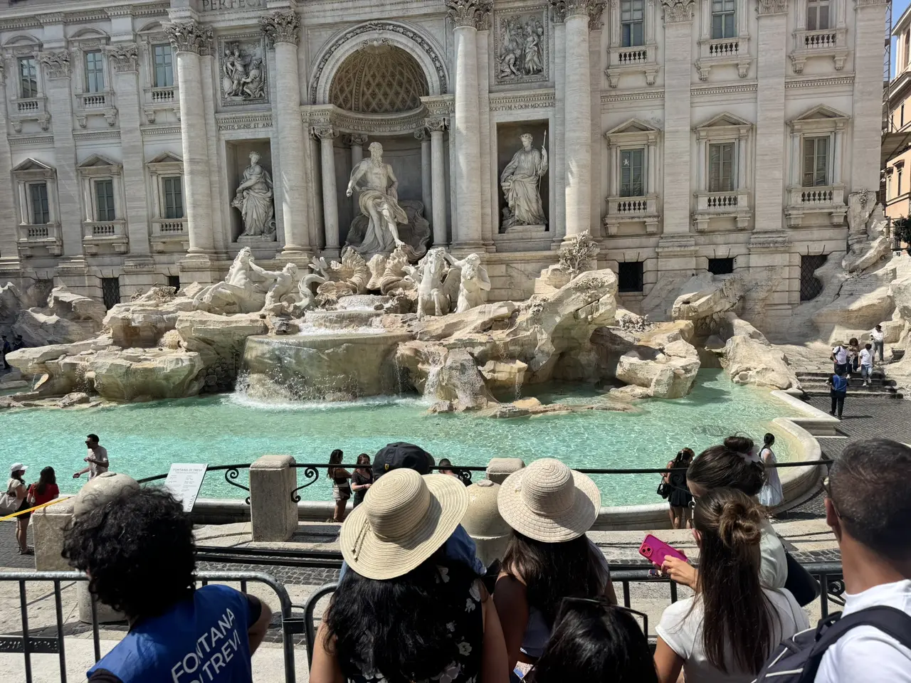 A wide view recorded near Trevi Fountain on June 21, 2025.
