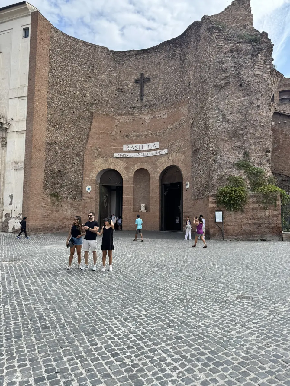 A vertical detail recorded near Santa Maria degli Angeli on June 22, 2025.