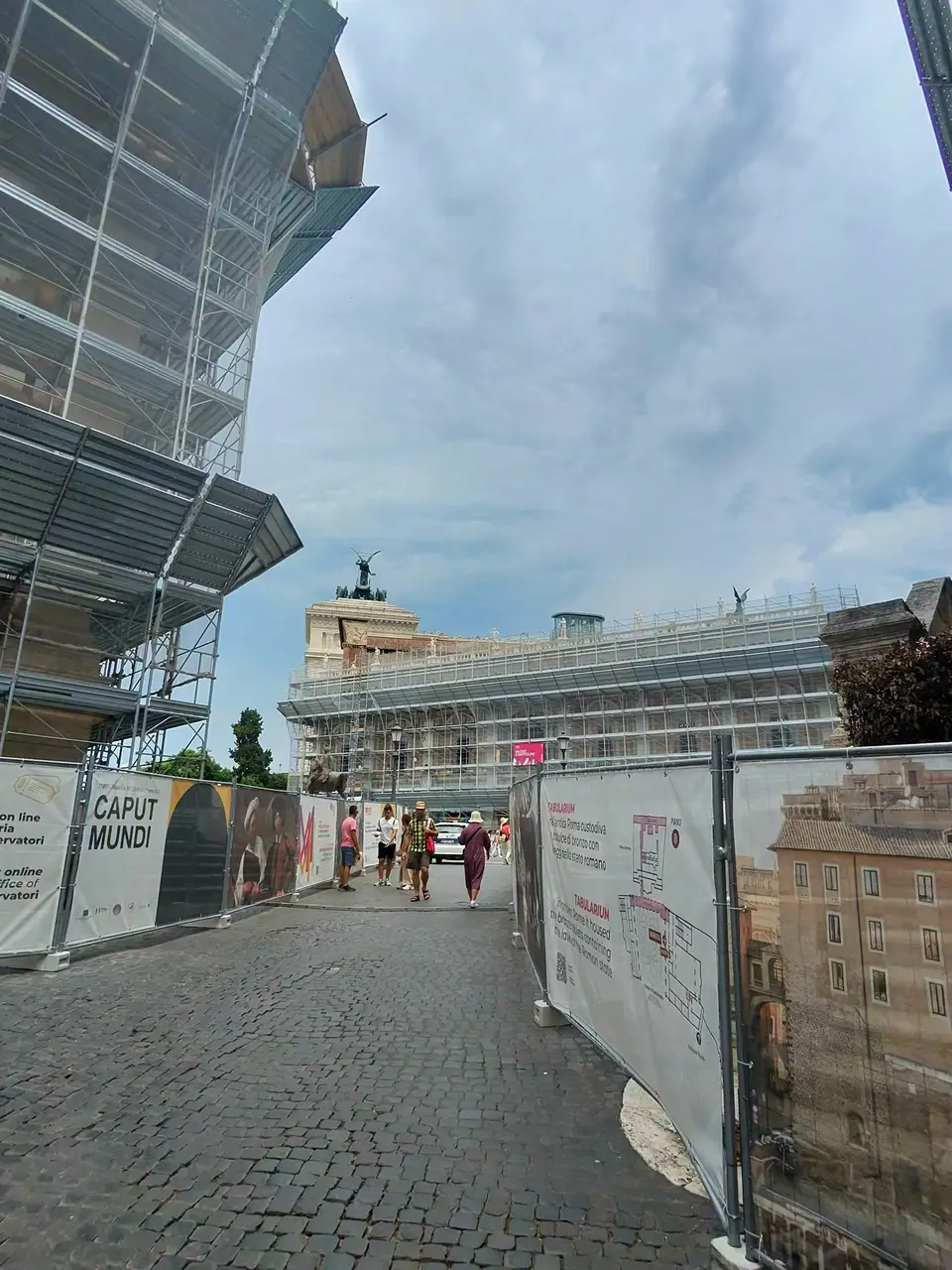 A vertical detail recorded near Roman Forum on June 22, 2025.