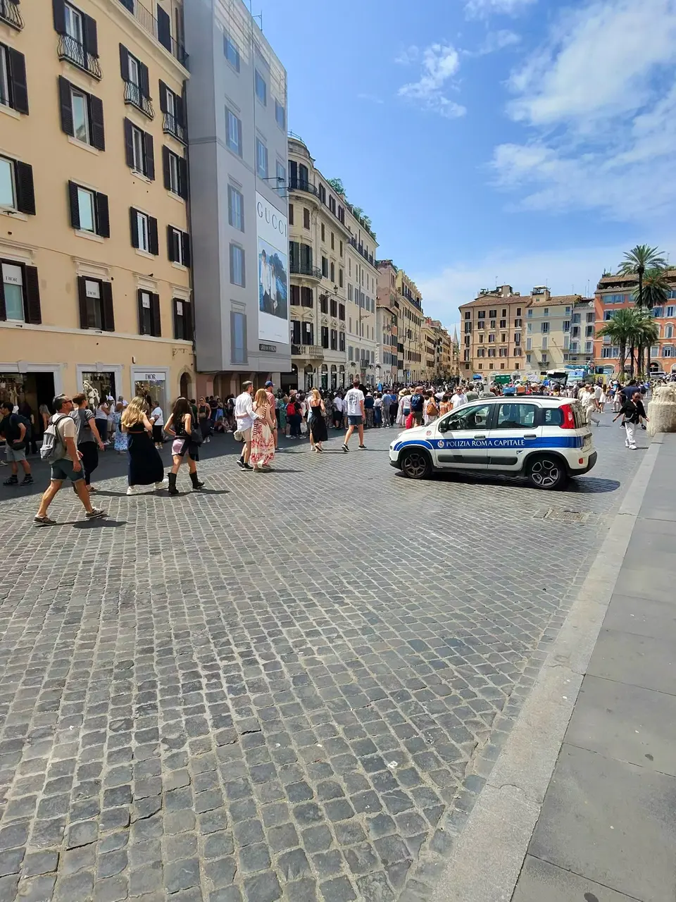 A vertical detail recorded near Spanish Steps on June 22, 2025.