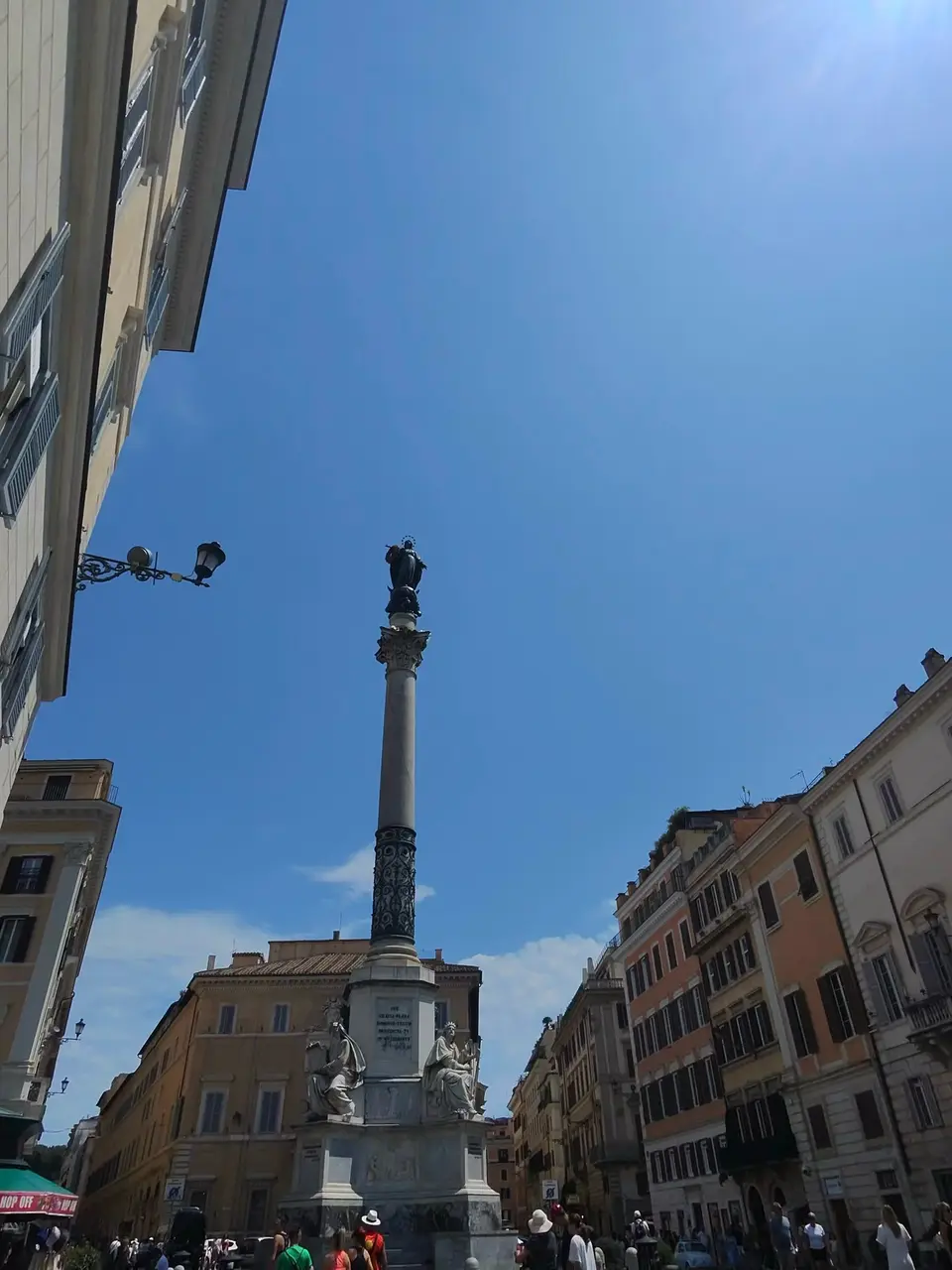 A vertical detail recorded near Spanish Steps on June 22, 2025.