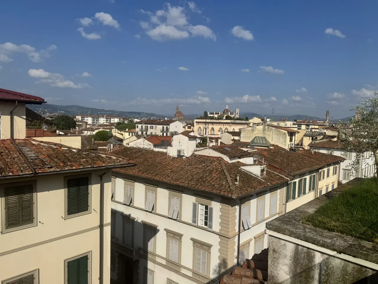 A wide view recorded near Florence Cathedral on June 24, 2025.