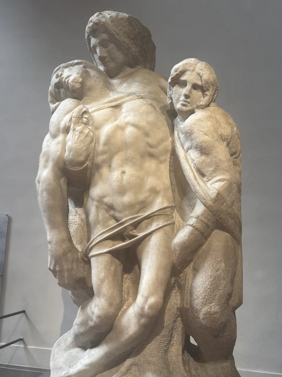 A vertical detail recorded near Galleria dell’Accademia and Michelangelo’s David on June 25, 2025.