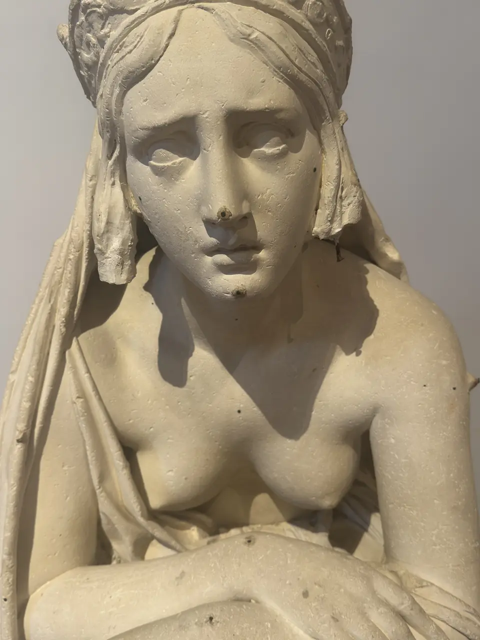 A vertical detail recorded near Galleria dell’Accademia and Michelangelo’s David on June 25, 2025.