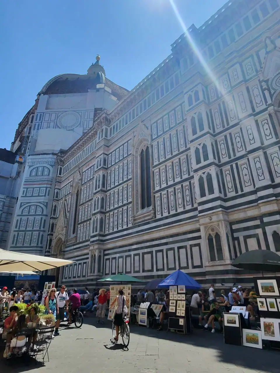 A vertical detail recorded near Florence Cathedral on June 25, 2025.