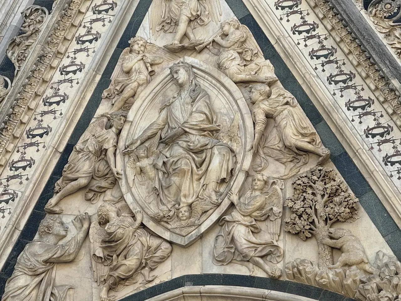 A wide view recorded near Florence Cathedral on June 25, 2025.