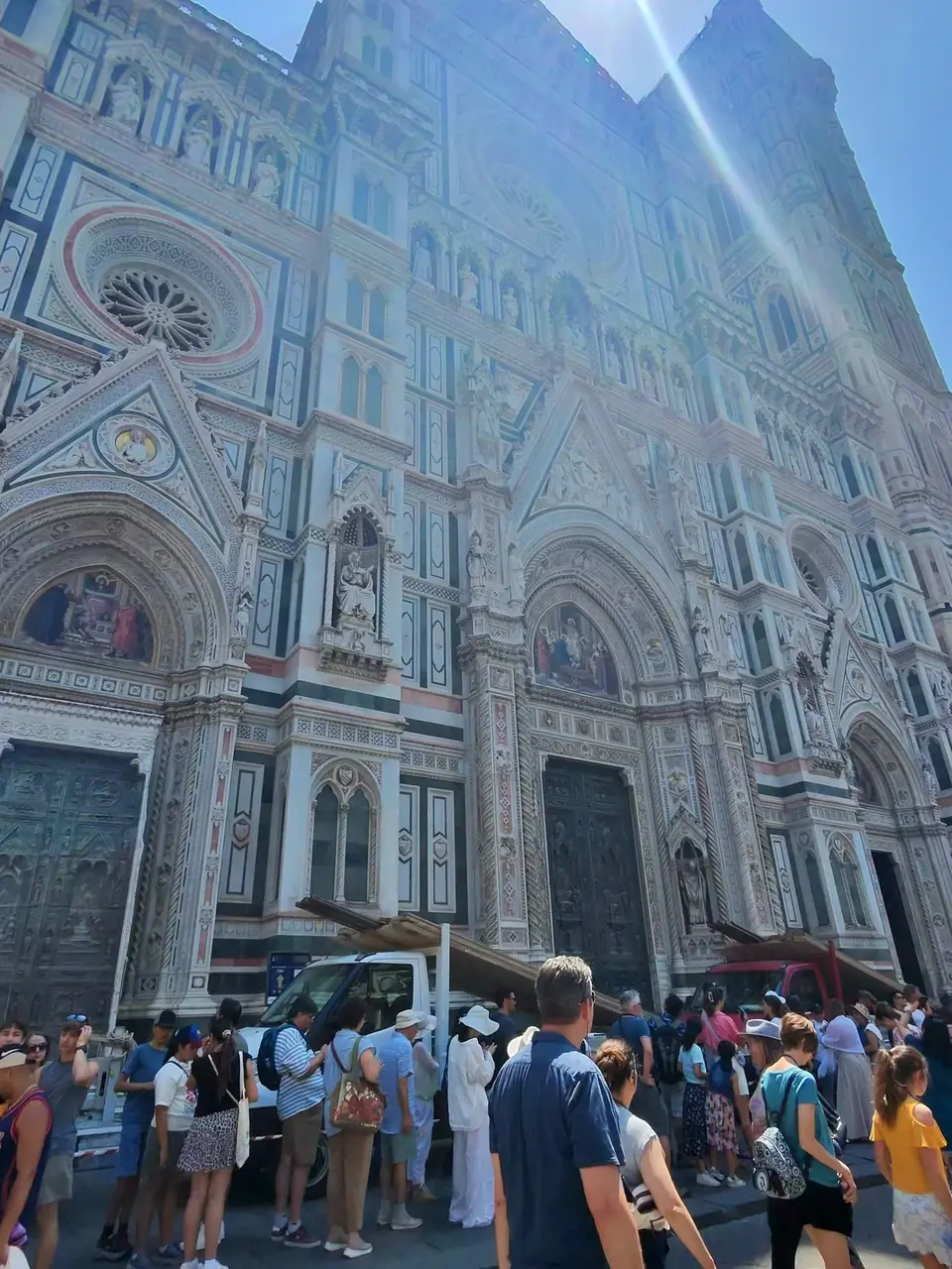A vertical detail recorded near Florence Cathedral on June 25, 2025.