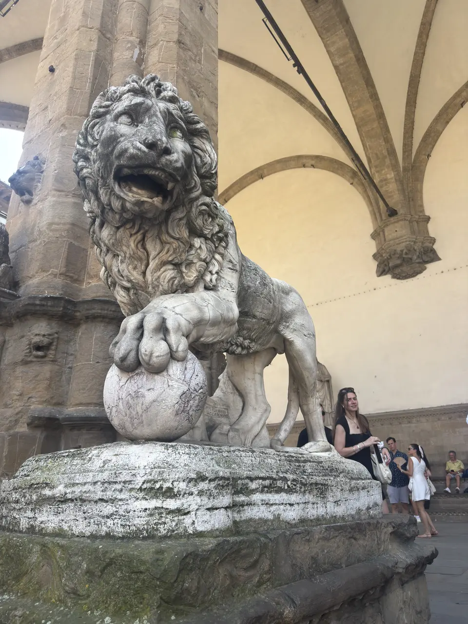 A vertical detail recorded near Piazza della Signoria on June 25, 2025.