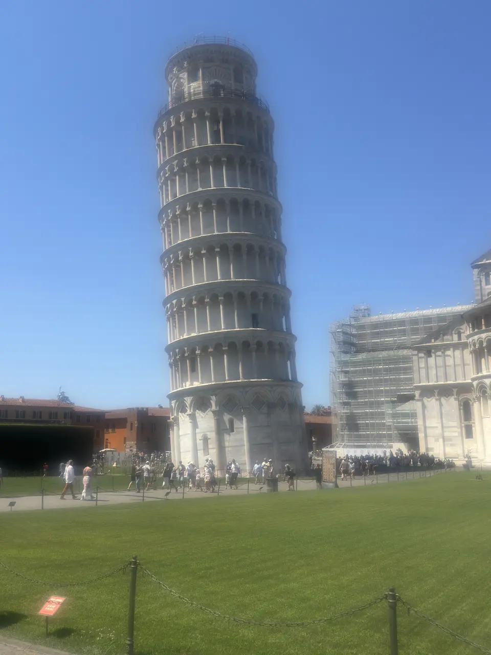 A vertical detail recorded near Piazza dei Miracoli on June 29, 2025.