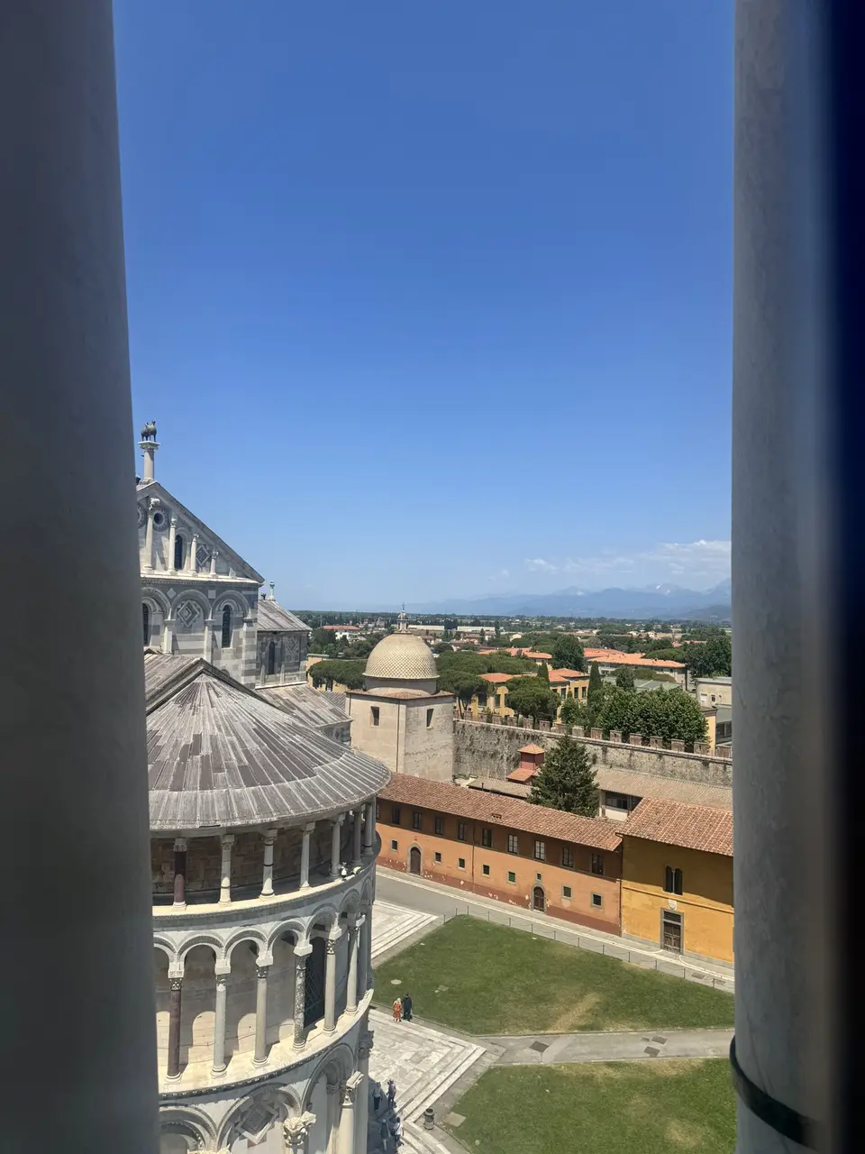 A vertical detail recorded near Piazza dei Miracoli on June 29, 2025.