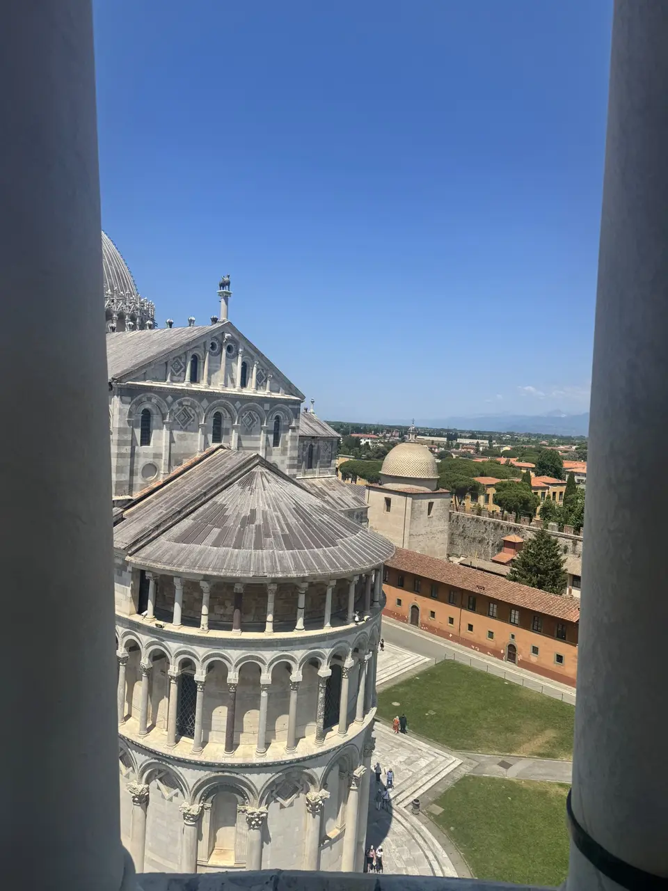 A vertical detail recorded near Piazza dei Miracoli on June 29, 2025.