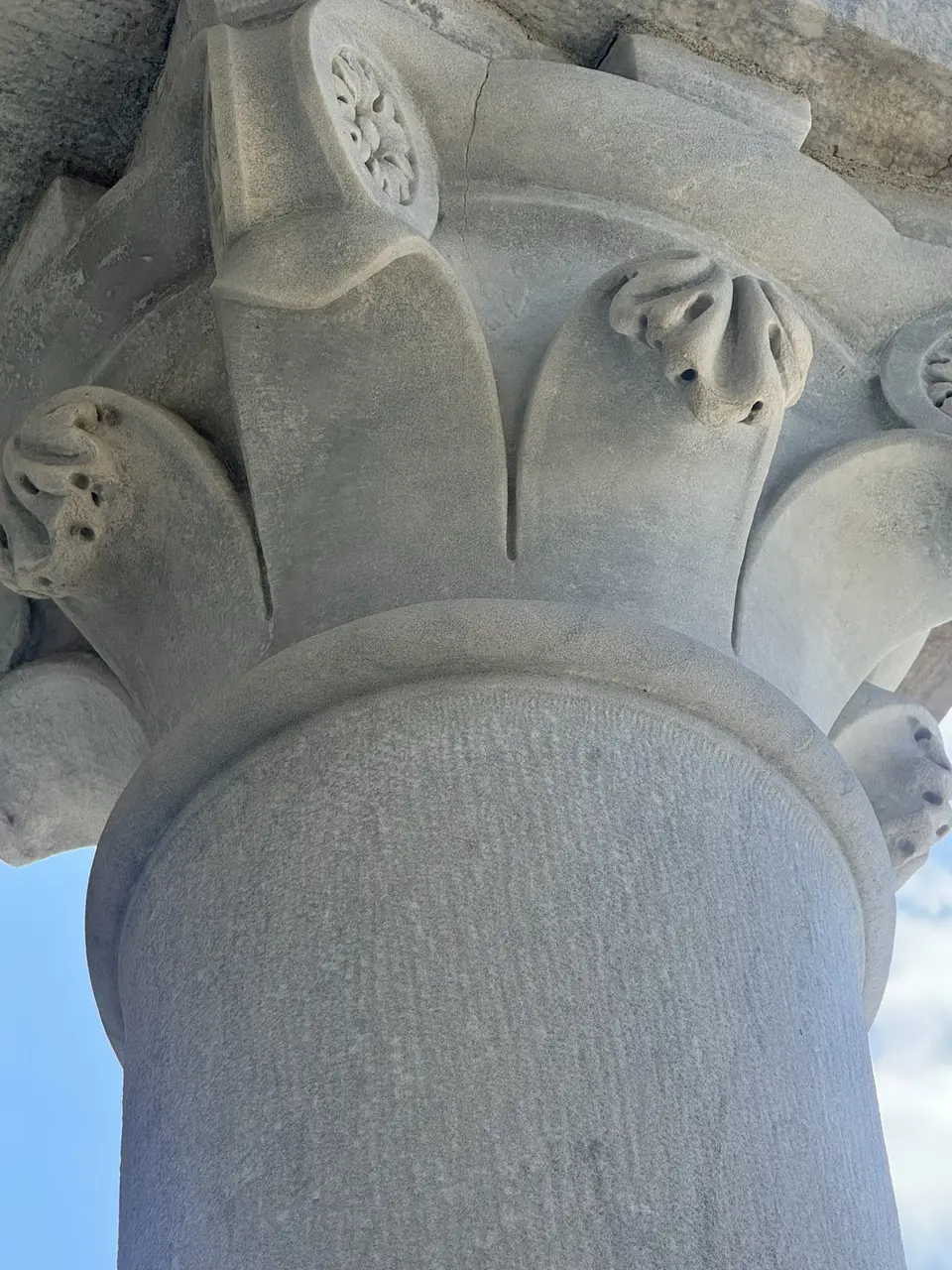 A vertical detail recorded near Piazza dei Miracoli on June 29, 2025.