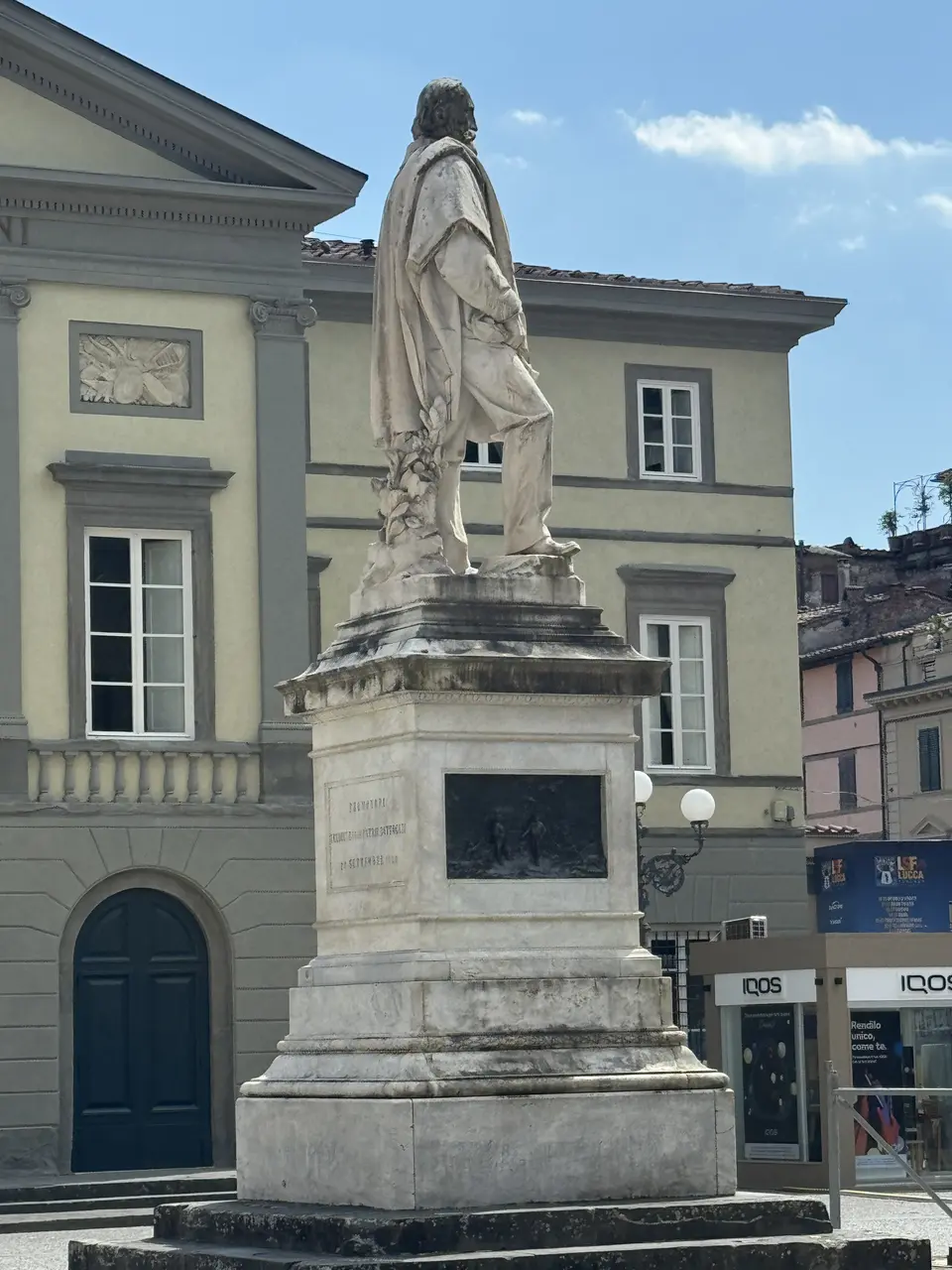 A vertical detail recorded near San Martino Cathedral on June 29, 2025.