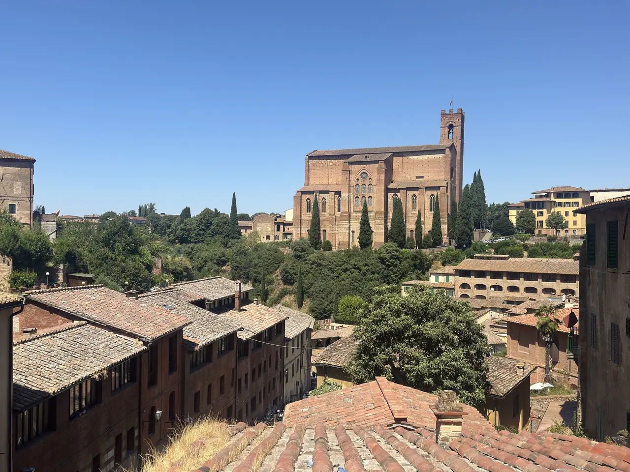 A wide view recorded near Siena’s contrade on July 1, 2025.