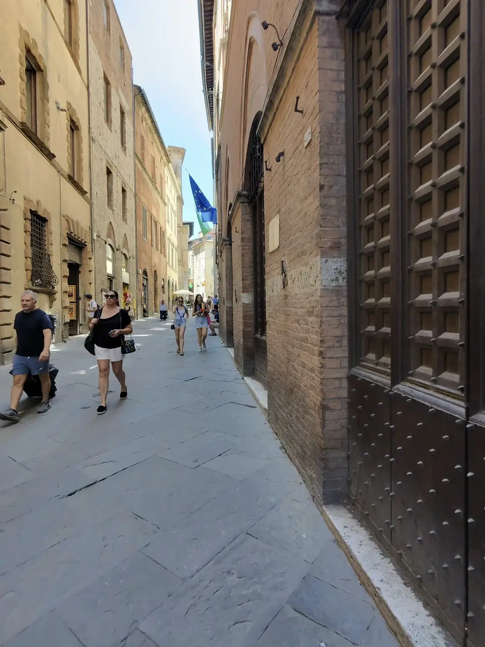 A vertical detail recorded near Siena Cathedral on July 1, 2025.